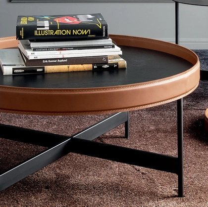Tavolino in legno laccato Arena di Calligaris