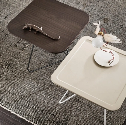 Tavolino Capitol con piano in essenza o ecopelle di Maronese