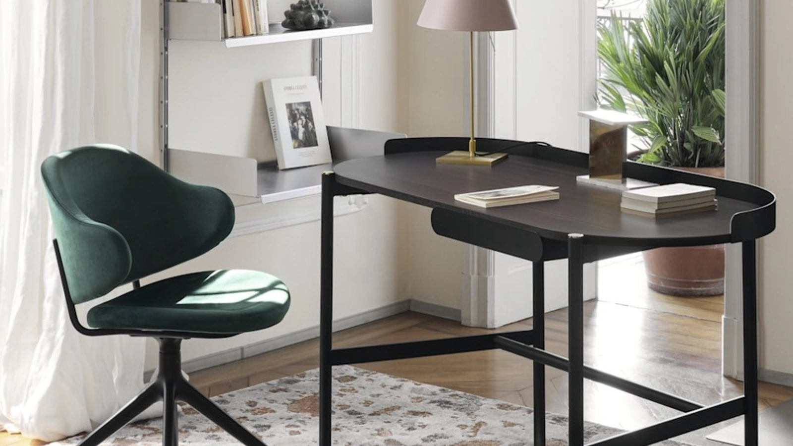 Scrittoio Madame in legno con gambe in metallo di Calligaris