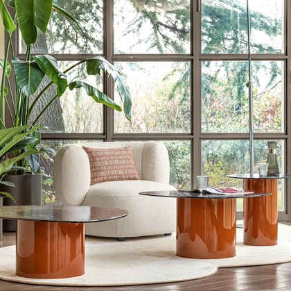 Tavolino con top in vetro temprato e basamento cilindrico Mushroom di Calligaris
