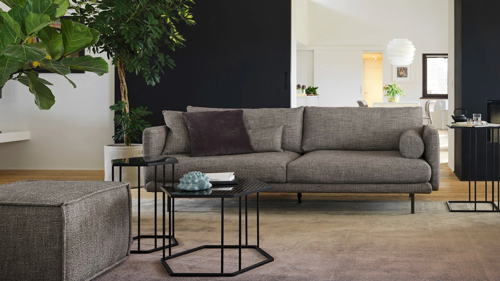 Renee esagonale con top in vetro e vetro ceramica con base in metallo di Calligaris