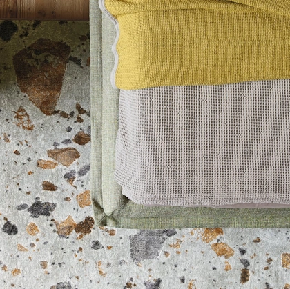 Tappeto che ricorda le pavimentazioni a mosaico Terrazzo di Calligaris