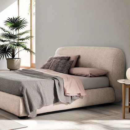 Letto in tessuto con testiera morbida e voluminosa Noa di Calligaris