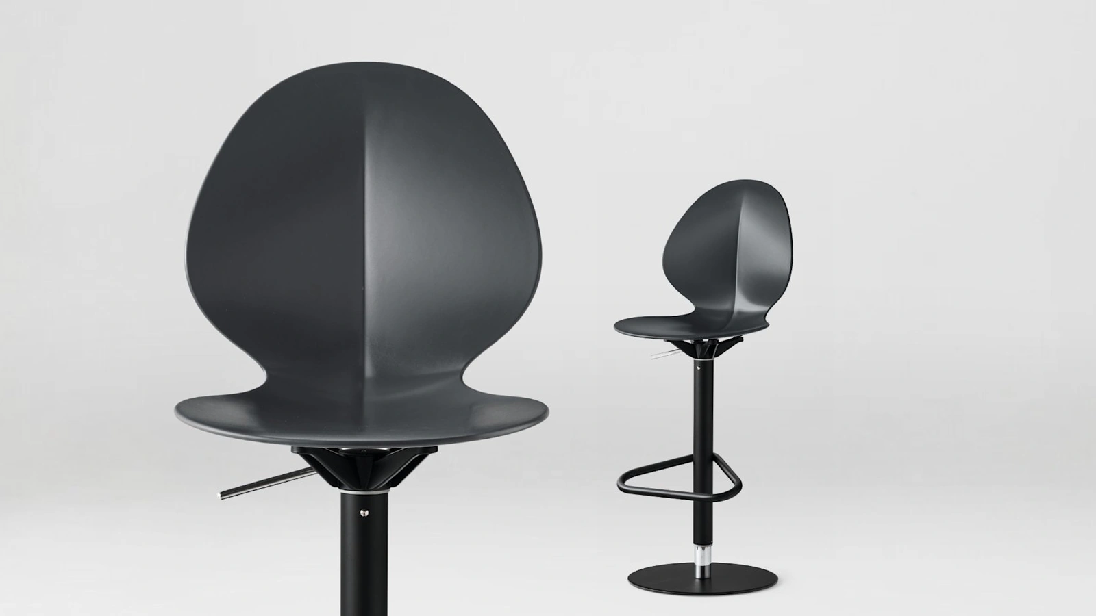 Sgabello regolabile in polipropilene Basil di Calligaris