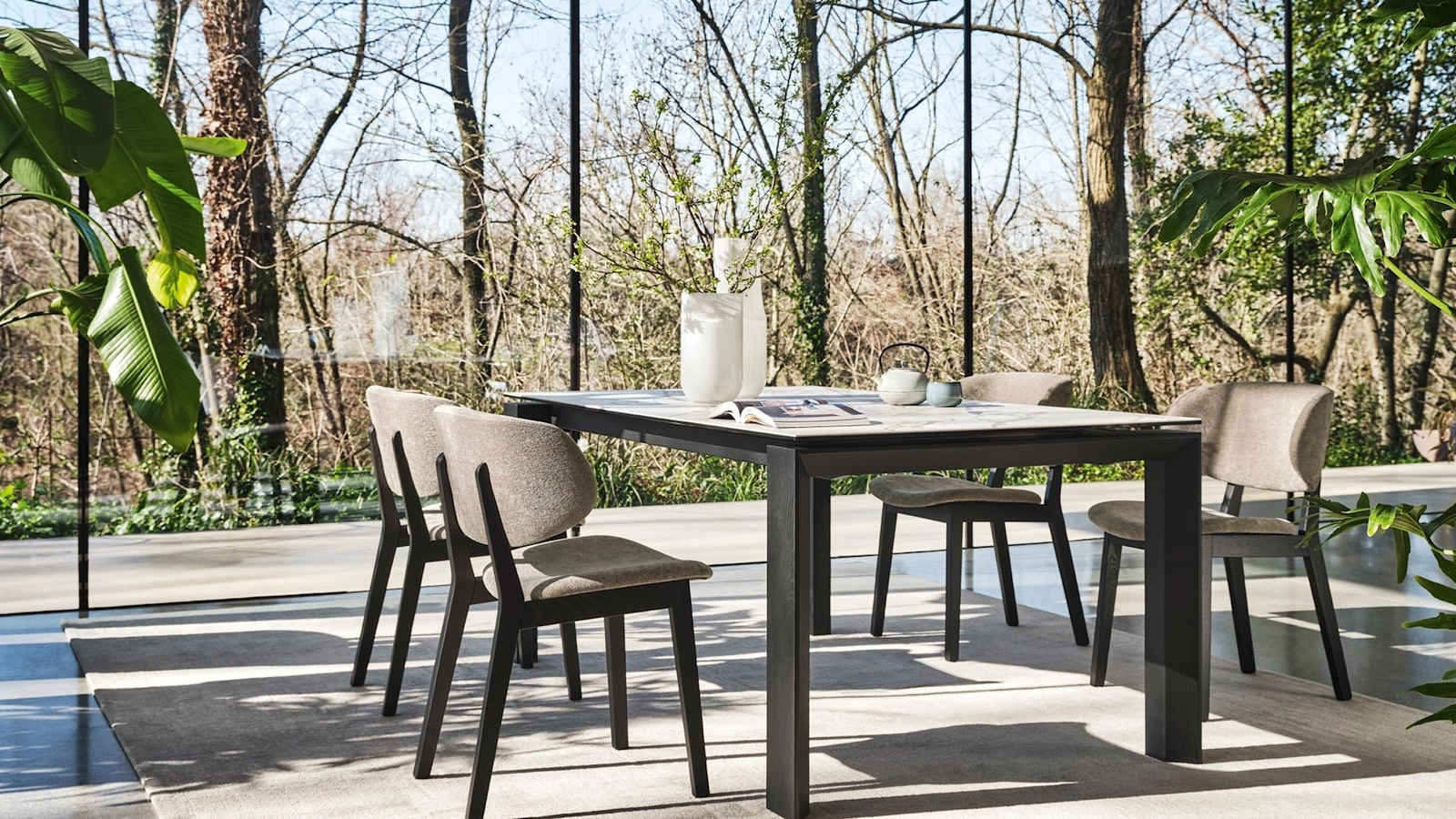 Sedia in tessuto con struttura in legno massello Claire di Calligaris