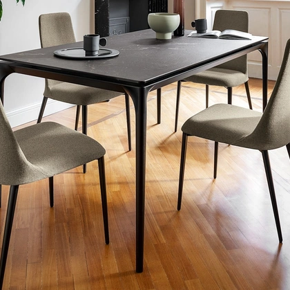 Sedia in tessuto con gambe in metallo Etoile di Calligaris