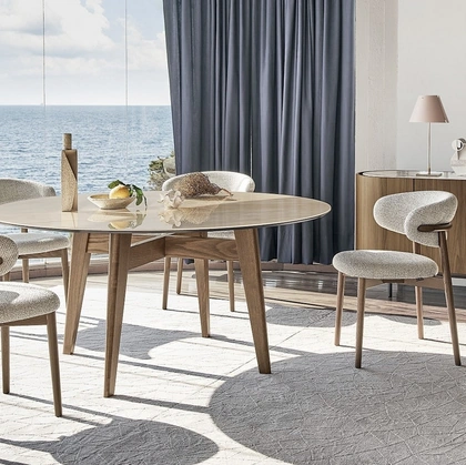 Tavolo rotondo in ceramica con struttura in legno massello Abrey di Calligaris