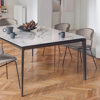 Tavolo quadrato allungabile a libro Boma di Calligaris