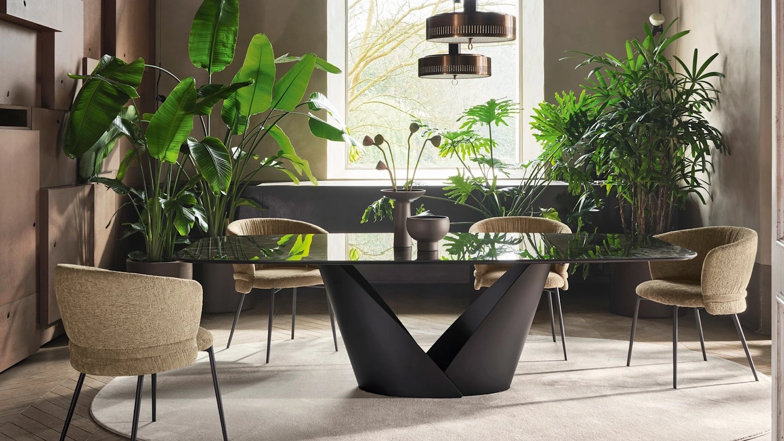 Tavolo Calla con top in vetro di Calligaris