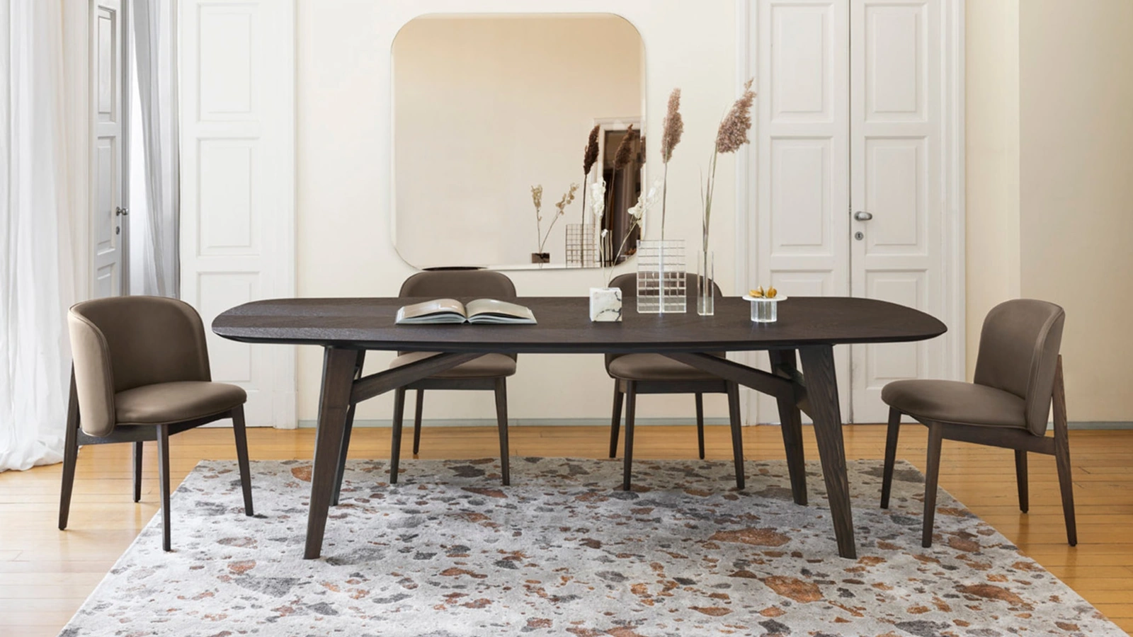 Tavolo ellittico Abrey di Calligaris
