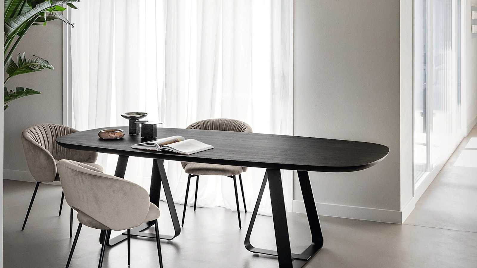 Tavolo ellittico Sunshine di Calligaris