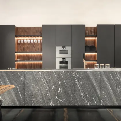 Cucina Design con isola Pompei in granito Via Lattea di Scic